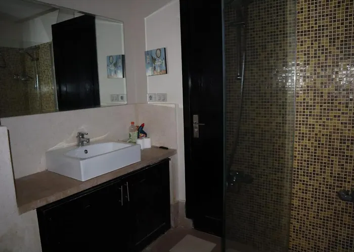 Azzurra 3 Bdr. Apt شقة فندقية *
